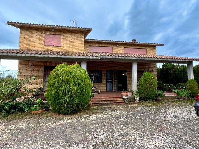 Casa in vendita a Caltagirone, Sicilia