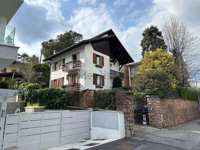 Casa in vendita a Cantù, Como