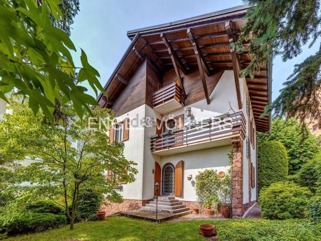 Casa in vendita a Cantù, Lombardia