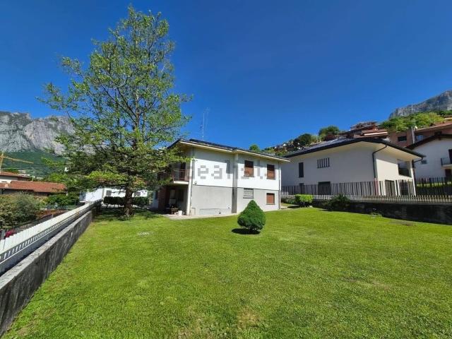 Casa in vendita a Germanedo, Lecco