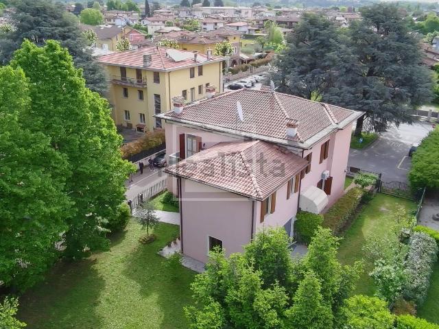 Casa in vendita a Prevalle, Lombardia