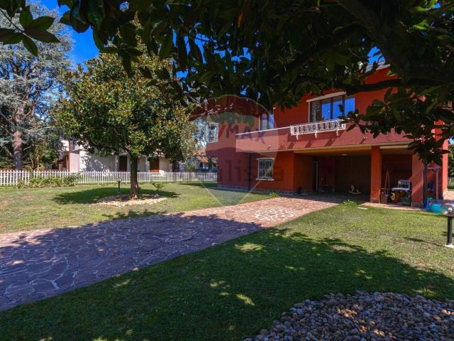 Casa in vendita a Bernate, Arcore