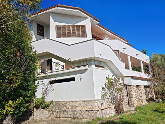 Casa in vendita a Pozzilli, Molise