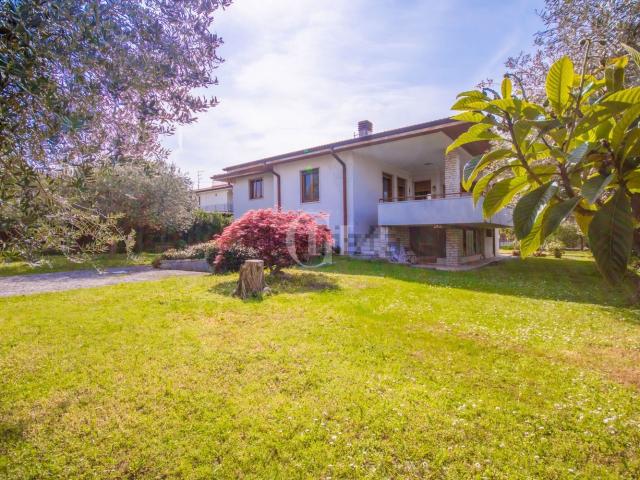 Casa in vendita a Bardolino, Veneto
