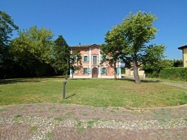 Casa in vendita a Pianura Reggiana, Re