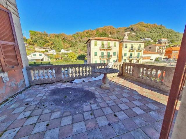 Casa in vendita a Carasco, Liguria