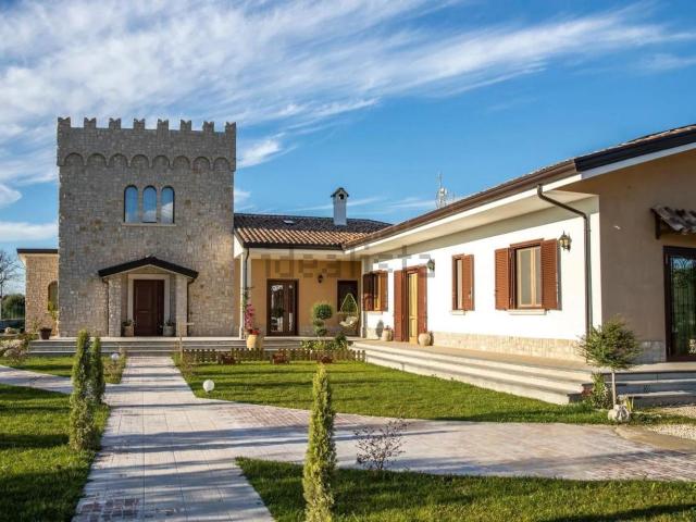 Casa in vendita a Amorosi, Campania
