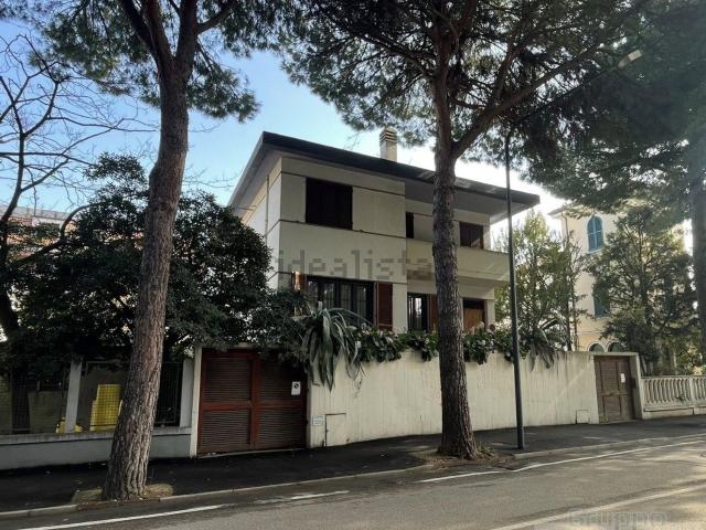Casa in vendita a Centro Storico, Marche