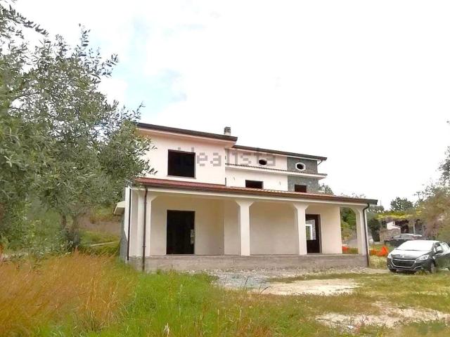 Casa in vendita a Santa Lucia, Calabria