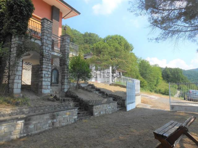 Casa in vendita a Alta Val Tidone, Cicogni