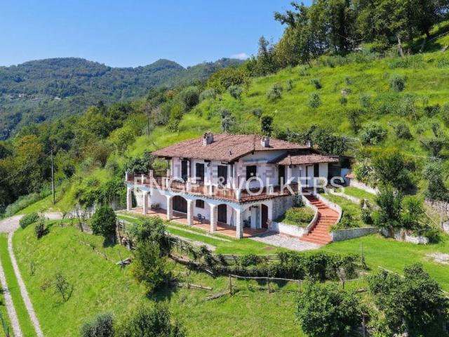 Casa in vendita a Comunità Montana Parco Alto Garda bresciano, Gardone Riviera