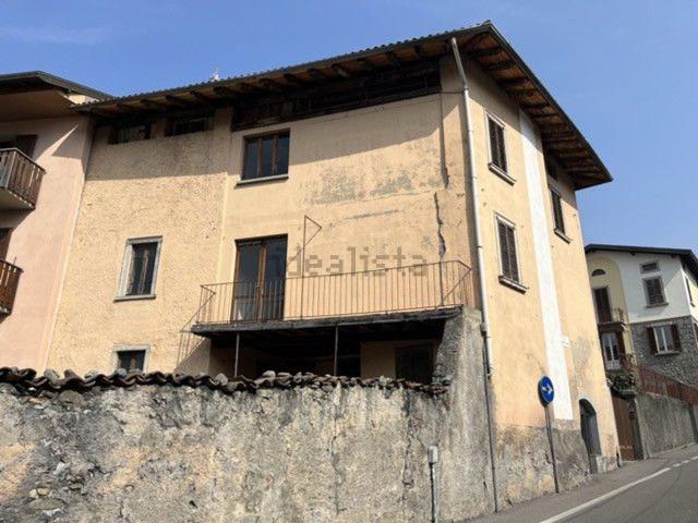 Casa in vendita a Clusone, Lombardia
