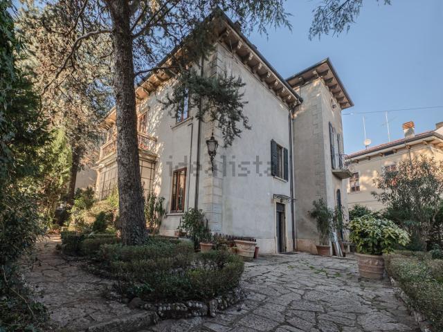 Casa in vendita a Est, Brenzone