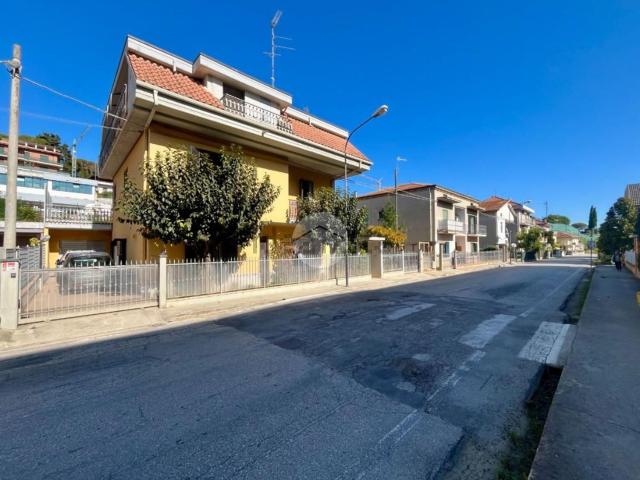 Casa in vendita a Ponterotto, Marche