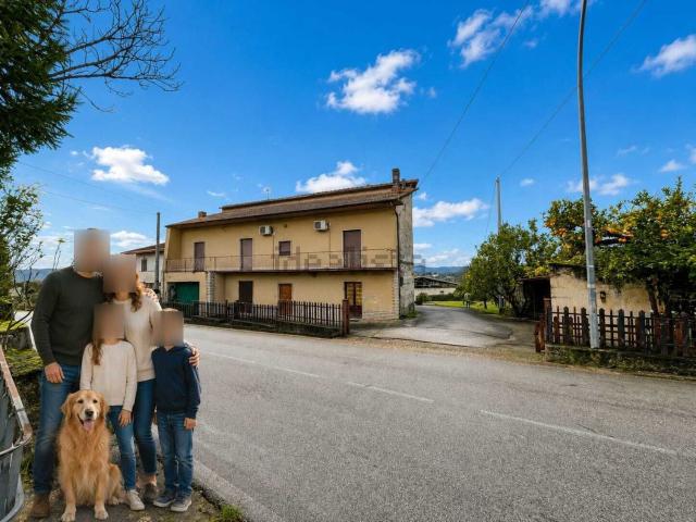 Casa in vendita a Faicchio, Campania