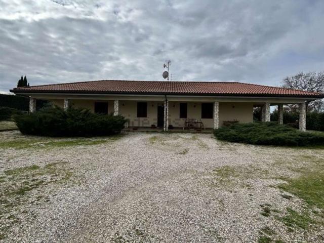 Casa in vendita a Viterbo, Lazio