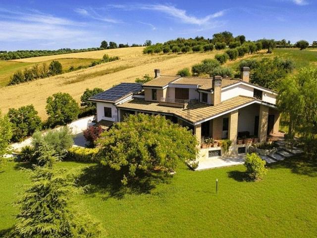 Casa in vendita a Teramo, Abruzzo