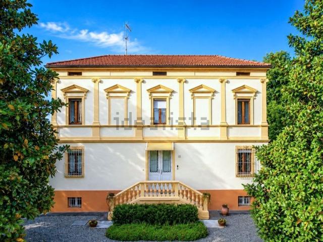 Casa in vendita a Terra di Mezzo, Re