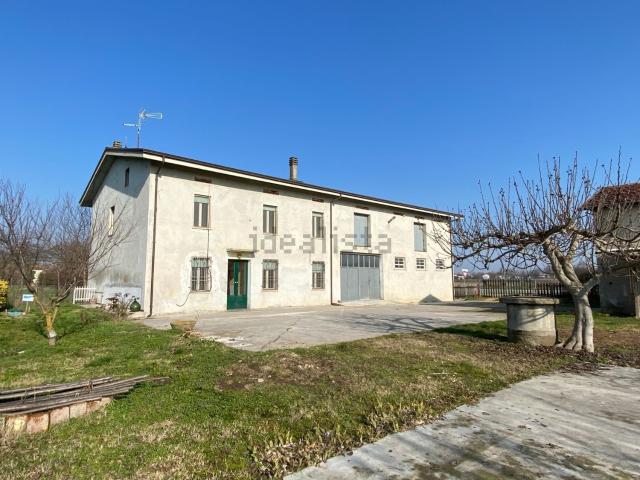 Casa in vendita a Bassa Reggiana, Re