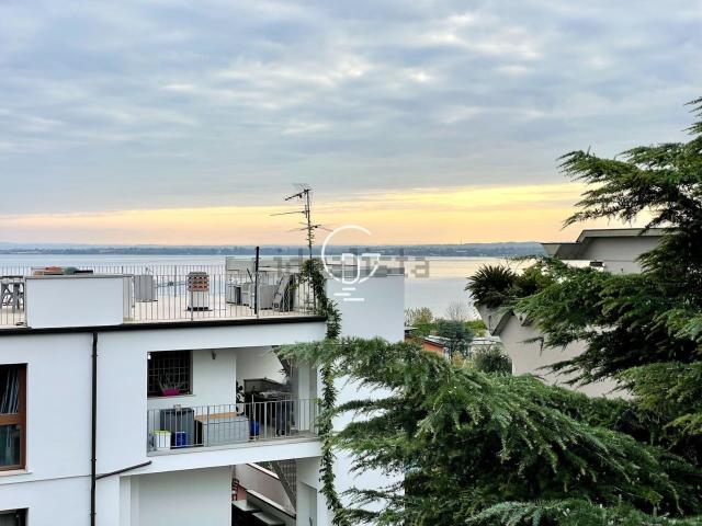 Casa in vendita a Desenzano Del Garda, Lombardia