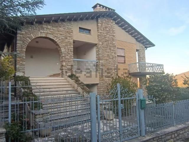 Casa in vendita a Magione, Umbria