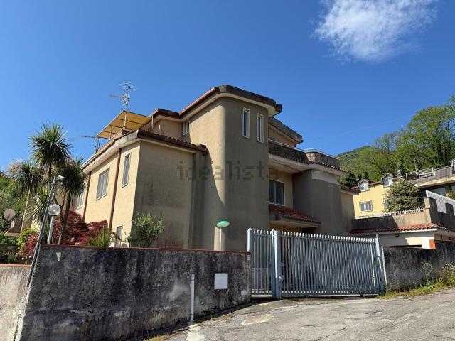 Casa in vendita a Pellezzano, Salerno