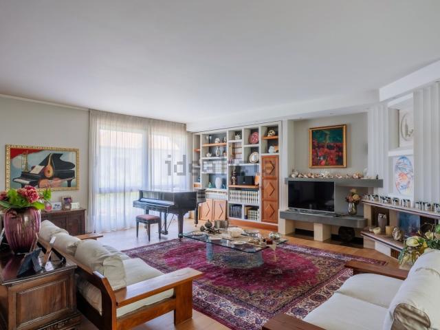 Casa in vendita a California, Lesmo