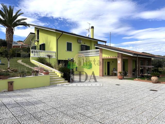 Casa in vendita a Unione dei Comuni della Val Vibrata, Martinsicuro