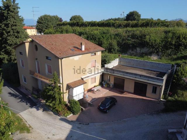Casa in vendita a Castelnuovo Del Garda, Veneto