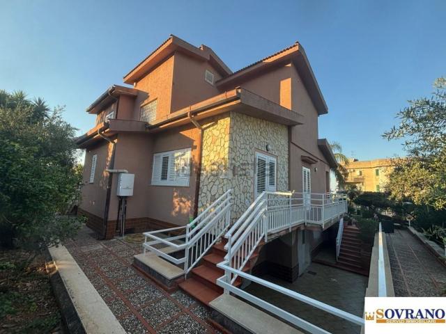 Casa in vendita a Piraineto, Carini
