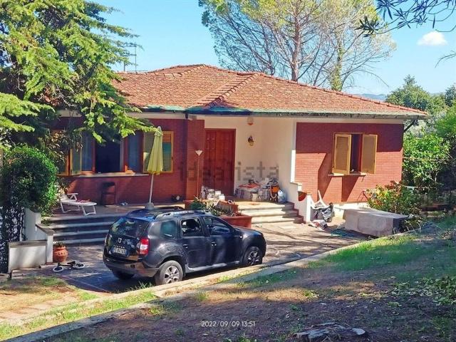 Casa in vendita a Collesalvetti, Toscana