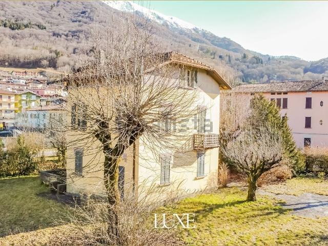 Casa in vendita a Campiano, Barzio