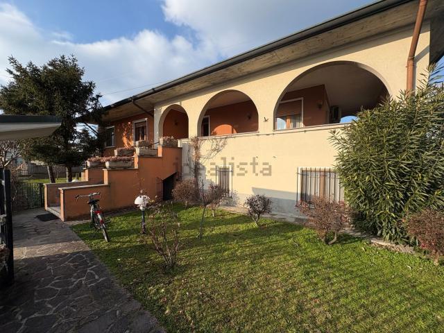 Casa in vendita a Leno, Lombardia