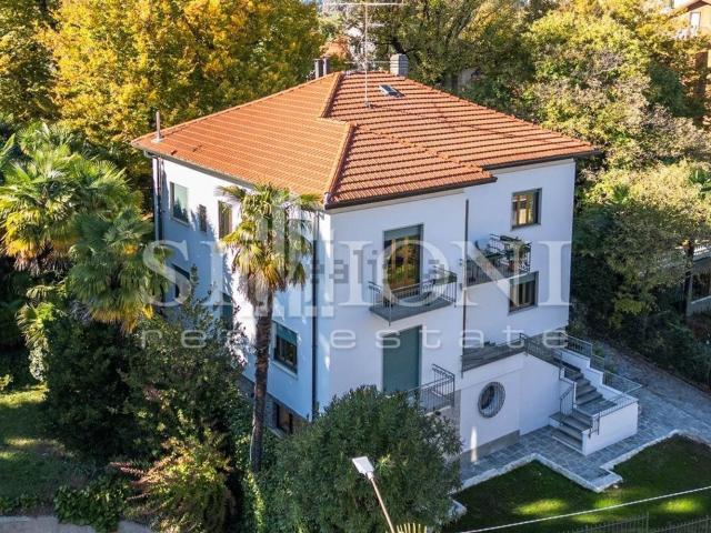 Casa in vendita a Biumo Superiore, Varese