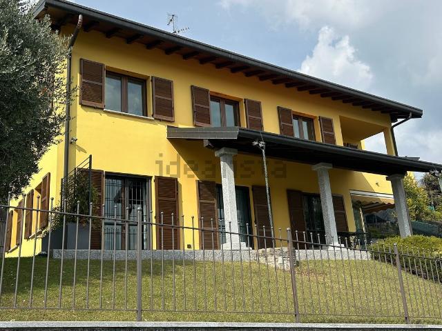 Casa in vendita a Montorfano, Lombardia