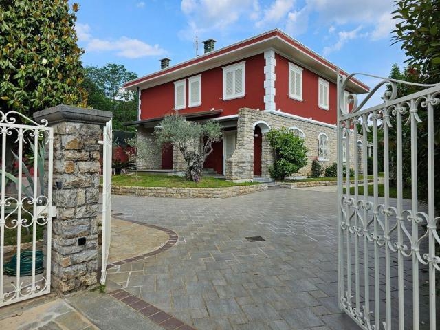 Casa in vendita a Camaiore, Lucca