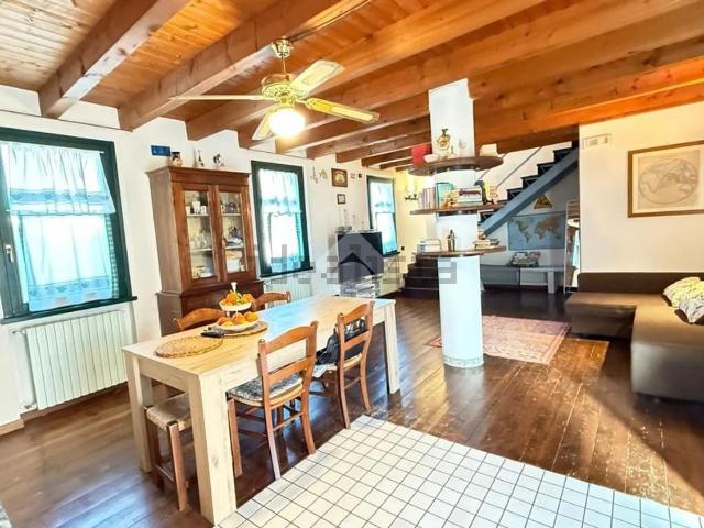 Casa in vendita a Rivoltella del Garda, Desenzano Del Garda