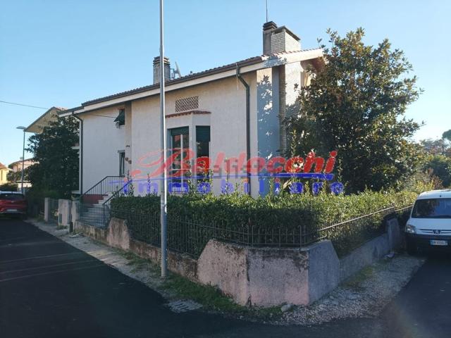 Casa in vendita a Paleotta, Marche