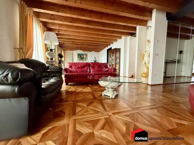 Casa in vendita a Centro, Thiene