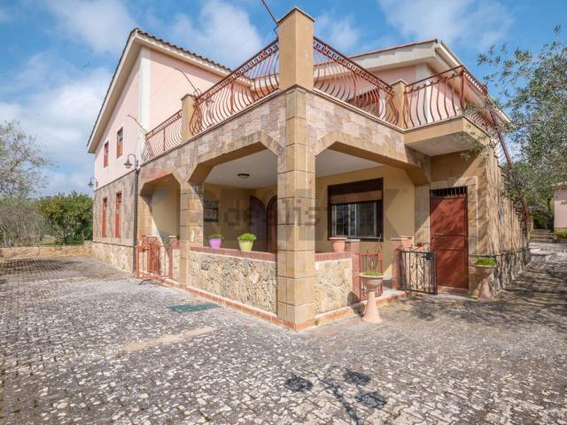 Casa in vendita a Piazza, Sicilia