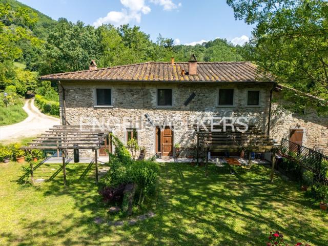Casa in vendita a Vicchio, Toscana