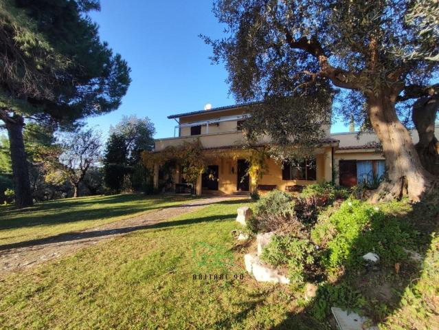 Casa in vendita a Marche, Pesaro E Urbino