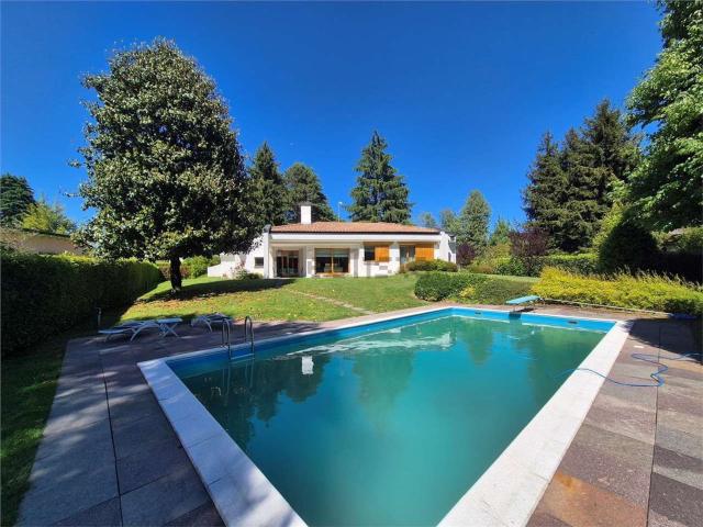 Casa in vendita a Carimate, Lombardia