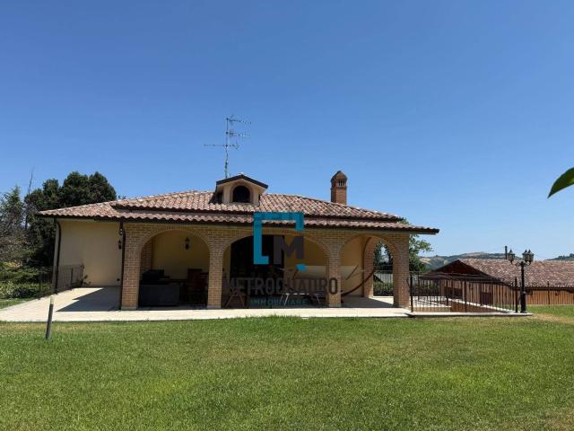 Casa in vendita a San Barnaba, Marche