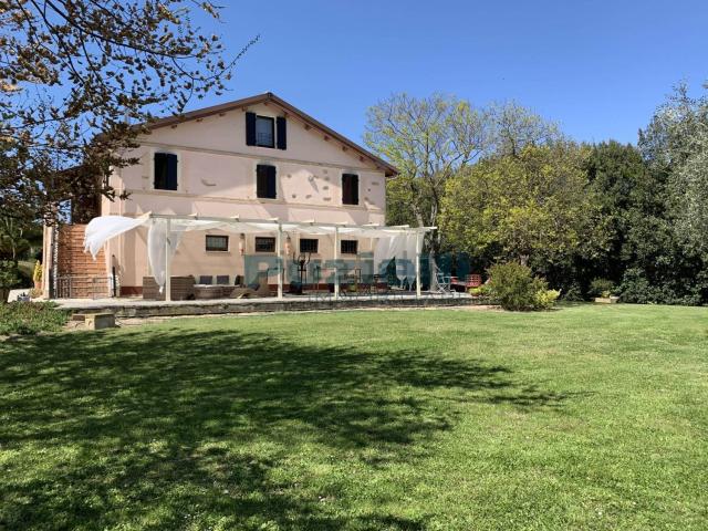 Casa in vendita a Marche, Fermo