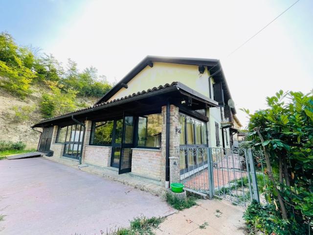 Casa in vendita a Piemonte, Asti
