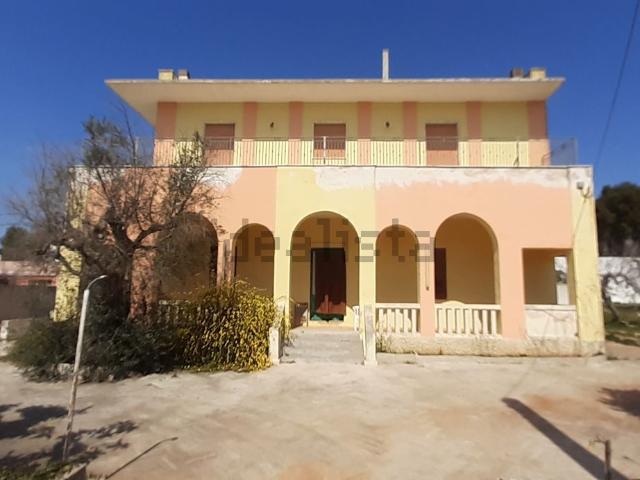 Casa in vendita a Parabita, Lecce