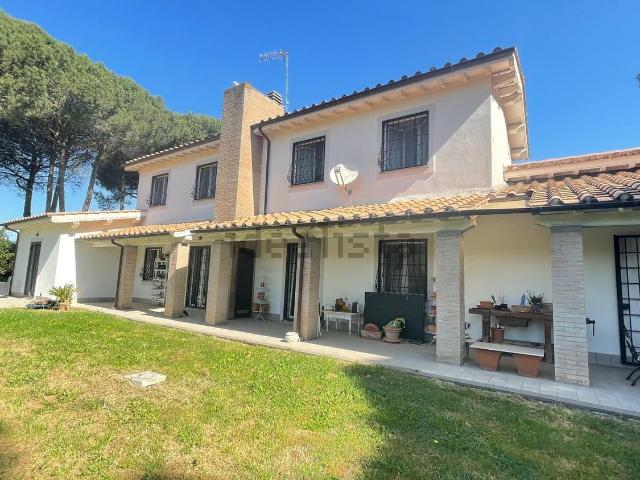 Casa in vendita a Capranica, Lazio