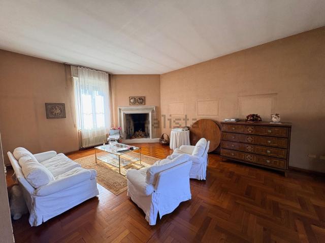 Casa in vendita a Montichiari, Lombardia