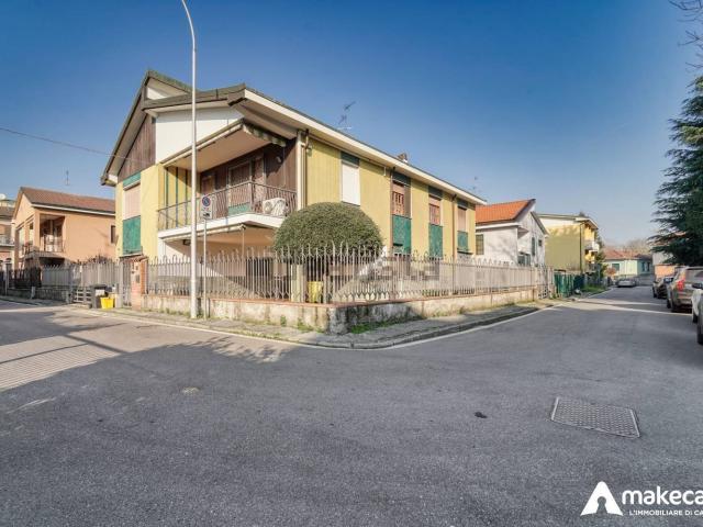 Casa in vendita a Melegnano, Milano